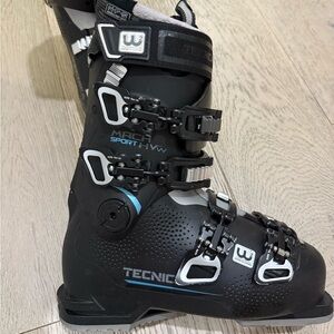 Tecnica Mach Sport HV 85 ski boots